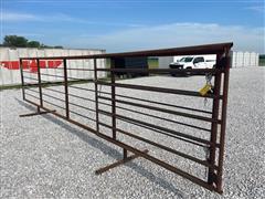 24' Free Standing Cattle Panel W/8' Swing Gate 