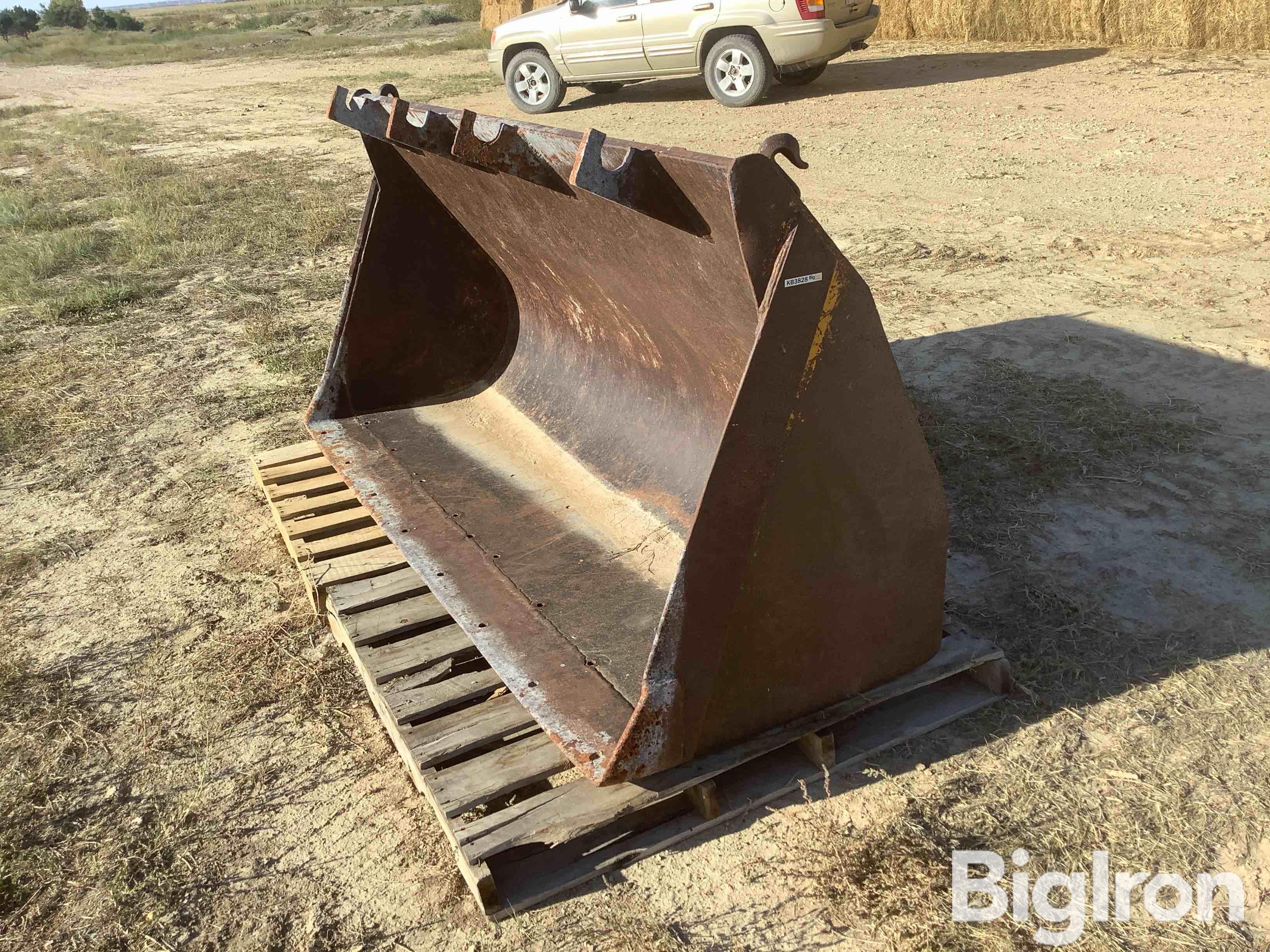 Caterpillar Loader Bucket 