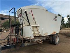 Roto-Mix 1105A Feed Wagon 