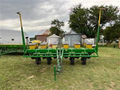 items/1b566470b322ee11a81c000d3a61103f/johndeere7000planter-171_1c3ba27e83e147f390f3f22293af0286.jpg