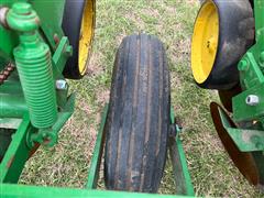 items/1b566470b322ee11a81c000d3a61103f/johndeere7000planter-171_3e657e4008e14fc0b73887b9682a9ca5.jpg