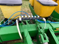 items/1b566470b322ee11a81c000d3a61103f/johndeere7000planter-171_6ae67b5065a8415798e79de25045e1d4.jpg