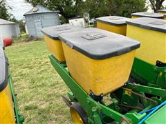 items/1b566470b322ee11a81c000d3a61103f/johndeere7000planter-171_c134ce1627aa4d31b243b6abc0578a8d.jpg