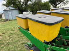 items/1b566470b322ee11a81c000d3a61103f/johndeere7000planter-171_d30a6c7633e34a11902a5dd9b3198ecd.jpg