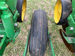 items/1b566470b322ee11a81c000d3a61103f/johndeere7000planter-171_eaf0f81202e64f5594c380aea01cbf87.jpg