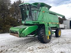 1995 John Deere 9600 4WD Combine 