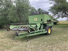 John Deere 6601 Pull-Type Combine 