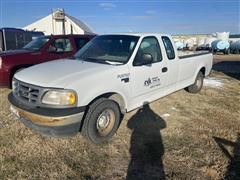 2000 Ford F150 2WD Extended Cab 4 Door Pickup 