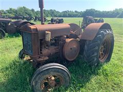 John Deere D 2WD Tractor 