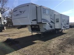 2004 SandPiper T/A Travel Trailer 