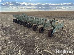 Orthman 8R30 Cultivator 