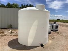 Snyder 3000-Gal Vertical Poly Tank 