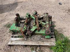 items/1de5e0e5b045ee11a81c000d3ad3feaa/johndeere3pointarmsquickhitch-2_14a4d3dca5b94db3ad92db508b87e0a3.jpg