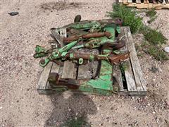 items/1de5e0e5b045ee11a81c000d3ad3feaa/johndeere3pointarmsquickhitch-2_88d63972716f4082bcde8e060818e356.jpg