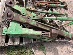 items/1de5e0e5b045ee11a81c000d3ad3feaa/johndeere3pointarmsquickhitch-2_9749739b4c5a48d68dd2cec8a04e673f.jpg