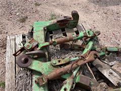 items/1de5e0e5b045ee11a81c000d3ad3feaa/johndeere3pointarmsquickhitch-2_af648db1f0d34413b19c9be19919bbf8.jpg