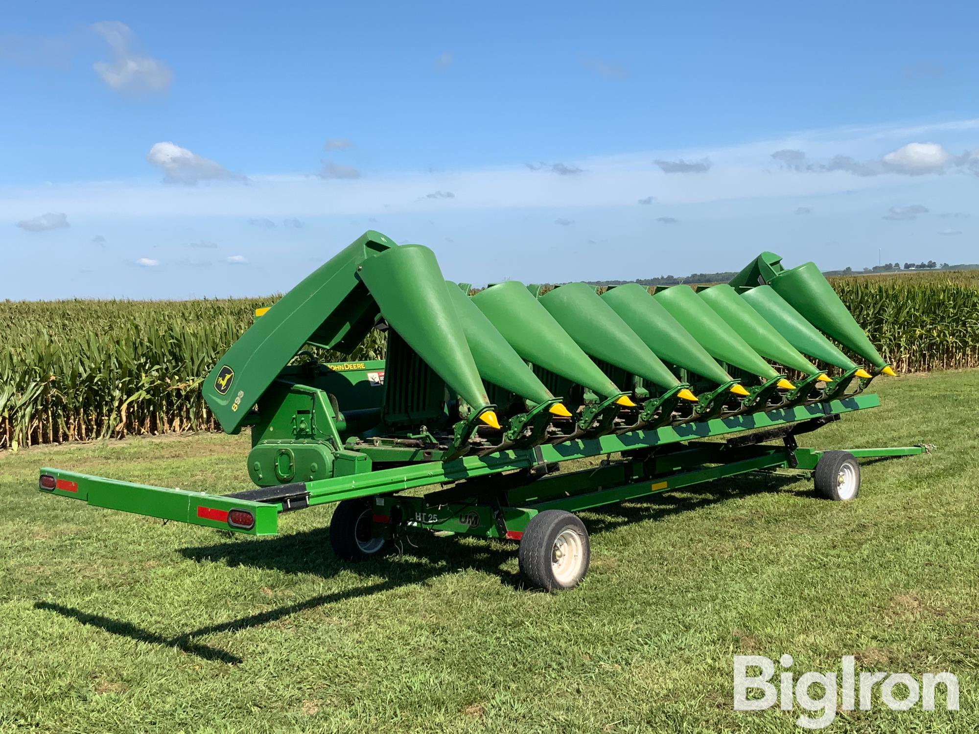 2007 John Deere 893 8R30 Corn Head & Trailer 