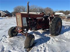 1967 International 706 Diesel 2WD Tractor 