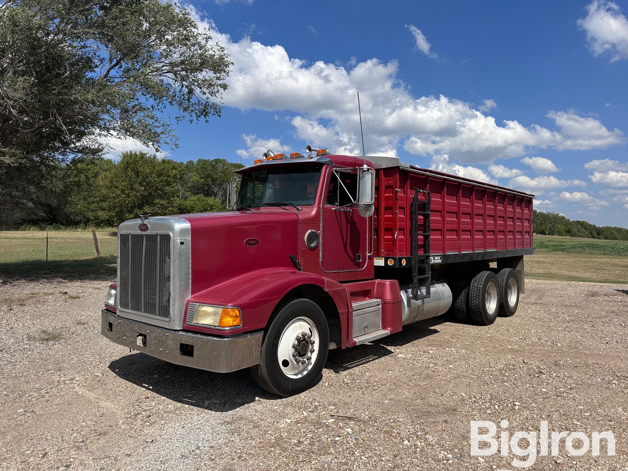 1993 Peterbilt 377 T/A Grain Truck 