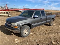 2000 Chevrolet K2500 Silverado 4x4 Extended Cab Pickup 