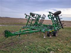 John Deere 960 24' Field Cultivator 