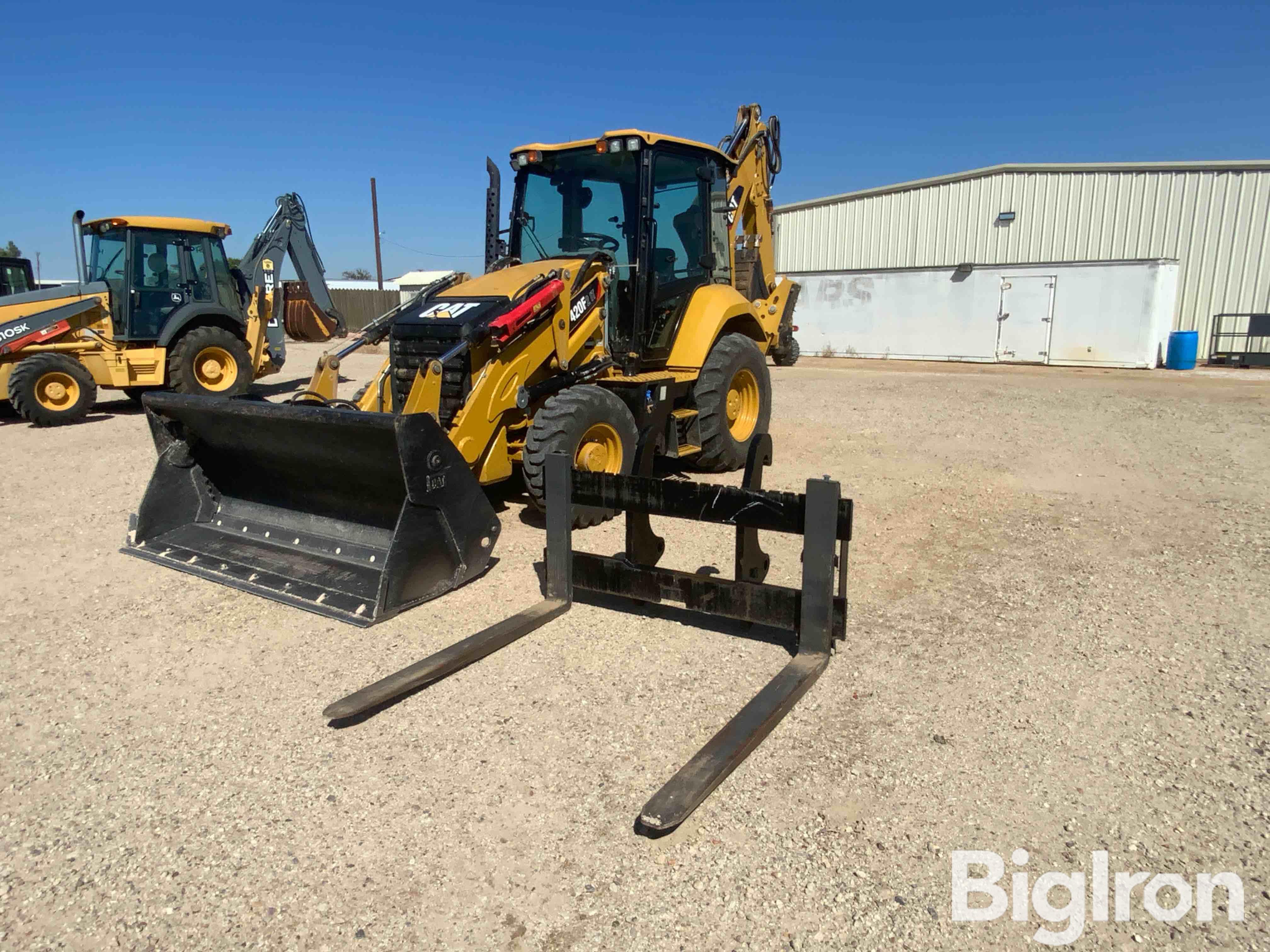 2016 Caterpillar 420F2 IT 4x4 Loader Backhoe W/4-IN-1 Bucket & Extendahoe 