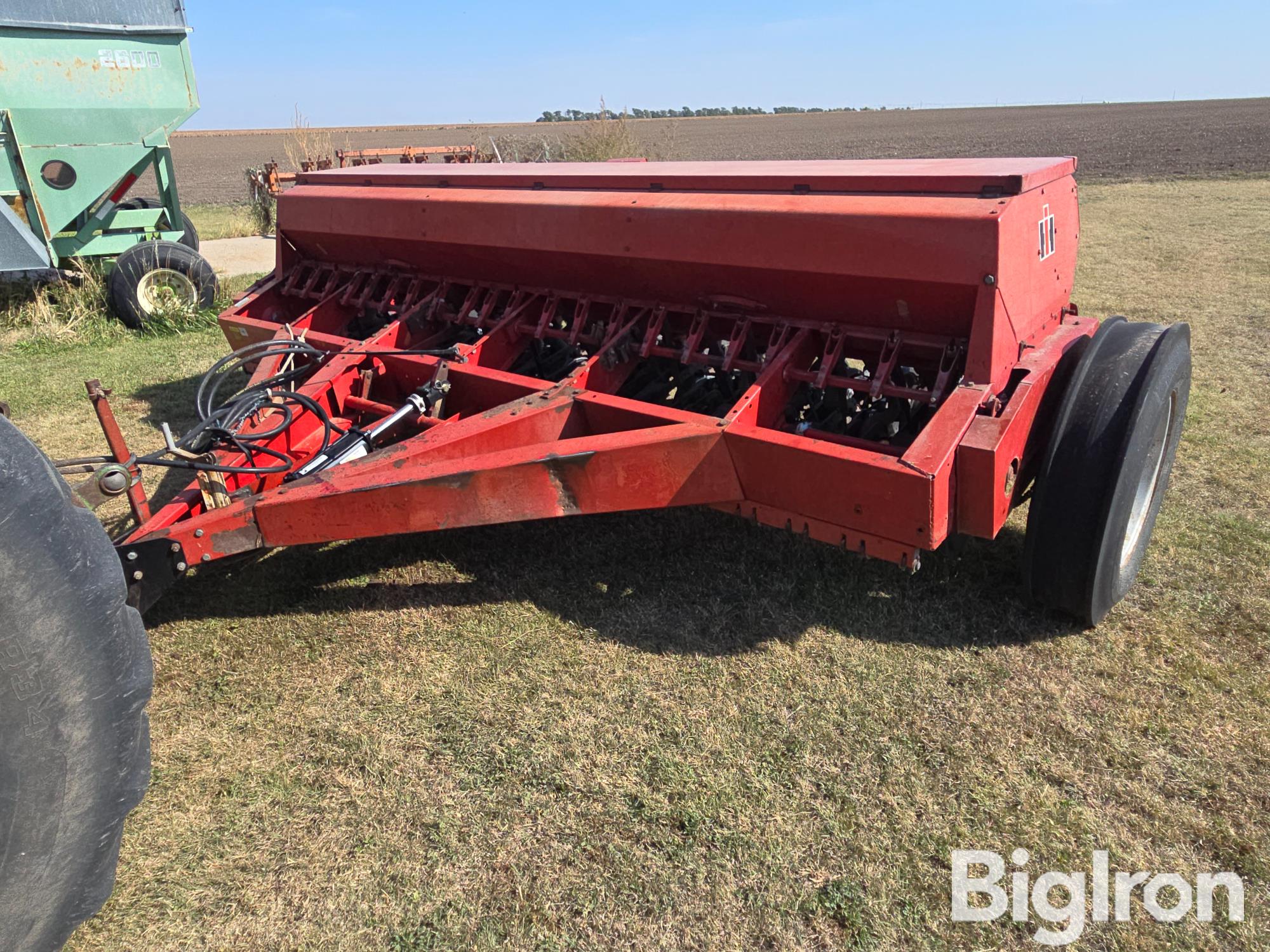 International 5100 Grain Drill 