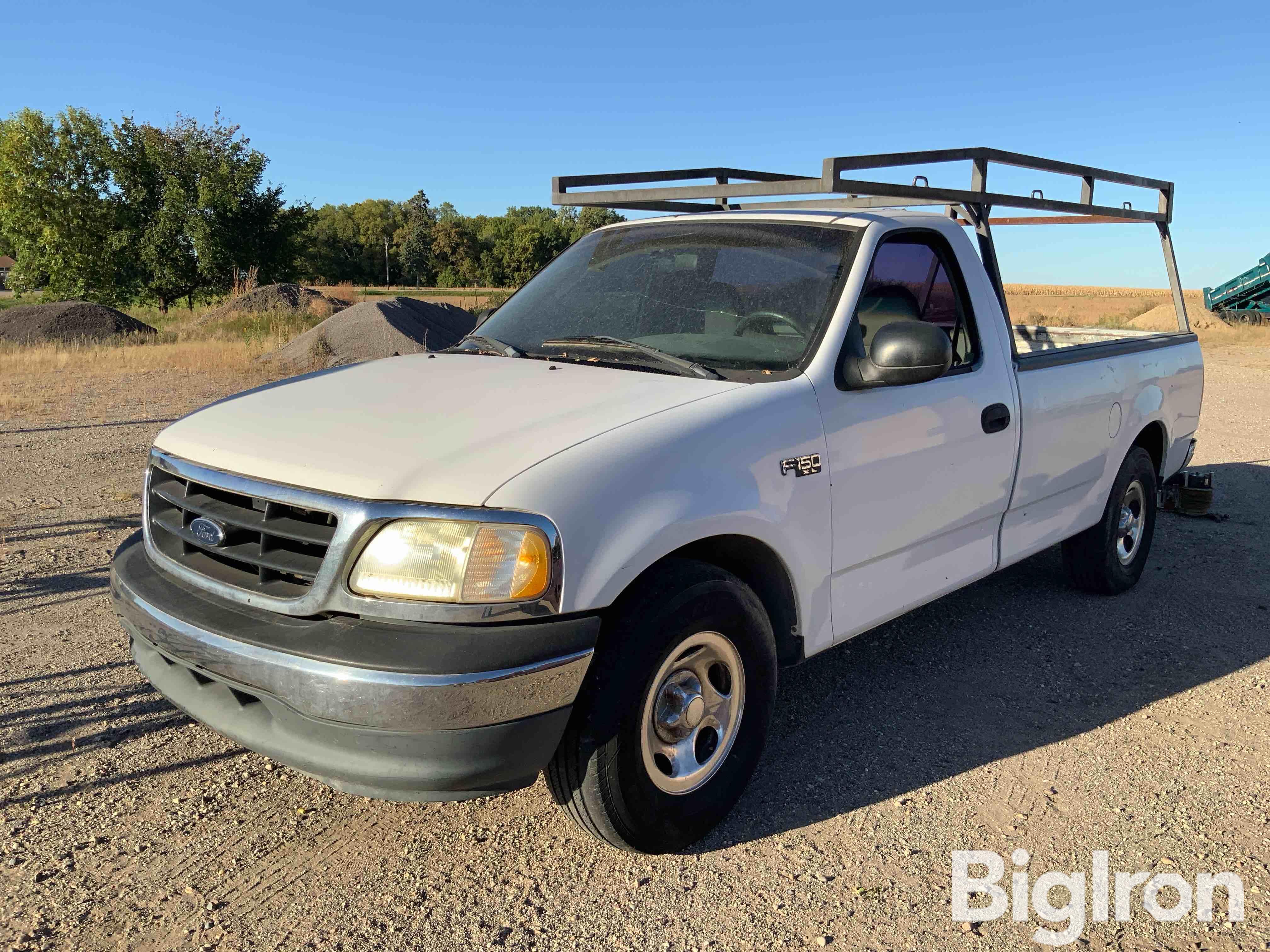 2002 Ford F150 XL 2WD Pickup 