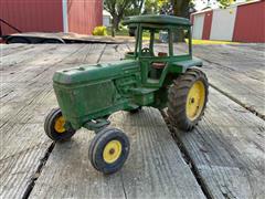 Ertl John Deere Tractor 