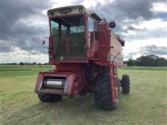 1983 International 1460 2WD Combine 