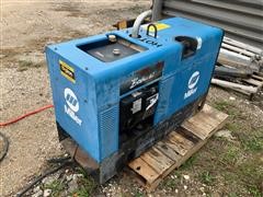 2000 Miller Bobcat 225T Welder 