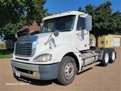 2004 Freightliner Columbia 120 T/A Day Cab Truck Tractor 