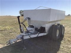 225 Pull Type Fertilizer Spreader 