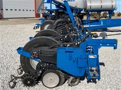 items/210ee511eb6fed11a76e0003fff934d4/kinze49002-pt24r30planter_372c47b304b24a1da3f98cef3e80fdee.jpg