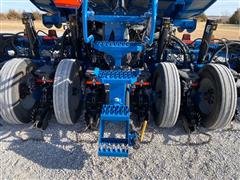 items/210ee511eb6fed11a76e0003fff934d4/kinze49002-pt24r30planter_3a57503ab0a347d8a03899aa4aedbecd.jpg