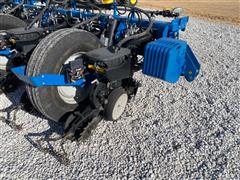 items/210ee511eb6fed11a76e0003fff934d4/kinze49002-pt24r30planter_4f67c37f68ac4707a2a737715622143a.jpg