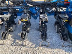 items/210ee511eb6fed11a76e0003fff934d4/kinze49002-pt24r30planter_5fadfcc8ee0d4217ba960bd84e002407.jpg