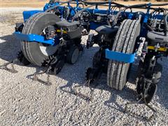 items/210ee511eb6fed11a76e0003fff934d4/kinze49002-pt24r30planter_a57929966216443bb51b1bdf812bfe9e.jpg