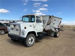 1981 Ford LN9000 S/A Feed Truck W/Harsh Mixer 