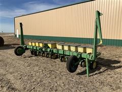 John Deere 7100 3-Pt 12R18" Soybean Planter 