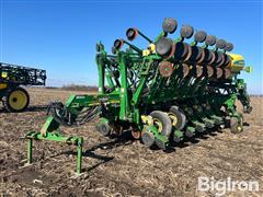 2009 John Deere 1790 CCS 16/32 Planter 