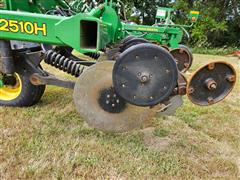 items/21df95ff5858ef11a4e60022488ec0a9/2008johndeere2510h15-knifenutrientapplicator_1a62fe16a5a34089b3fe4935f26aba05.jpg