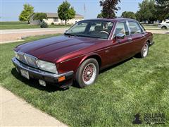 1990 Jaguar Vanden Plas Majestic 2WD 4-Door Sedan 