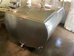 Mueller 600 Gallon Flat Top Bulk Tank 