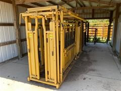 Sioux Steel Manual Squeeze Chute w/ Palp Cage 