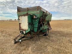 Henke B370 Feeder Wagon 