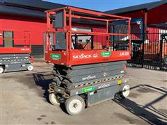 2015 SkyJack SJ 3226 Electric Self-Propelled Scissor Lift 