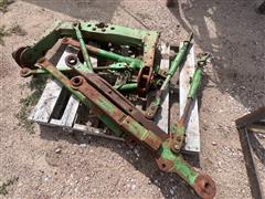 items/2383d92bb945ee11a81c00224890d91b/johndeere3pointarmsquickhitch_0e59cfa01e77475398914d35aa340b54.jpg