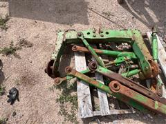 items/2383d92bb945ee11a81c00224890d91b/johndeere3pointarmsquickhitch_535a118aac6e41a9b1b1e3fce951c75e.jpg