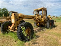 Caterpillar 16 Motor Grader w/ Ripper 